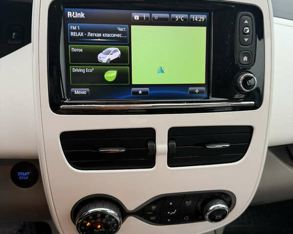 Білий Рено Зое, об'ємом двигуна 0 л та пробігом 104 тис. км за 8700 $, фото 25 на Automoto.ua