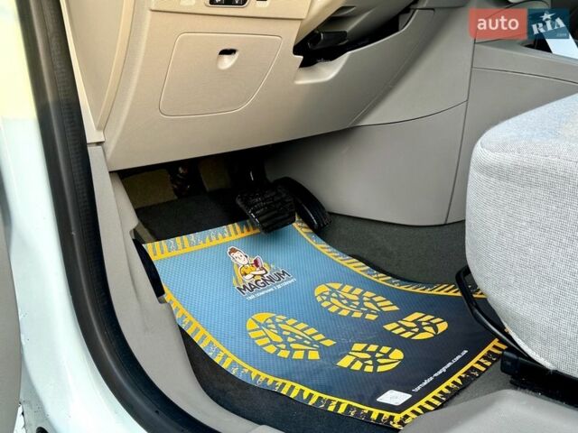 Белый Рено Зое, объемом двигателя 0 л и пробегом 96 тыс. км за 9495 $, фото 34 на Automoto.ua