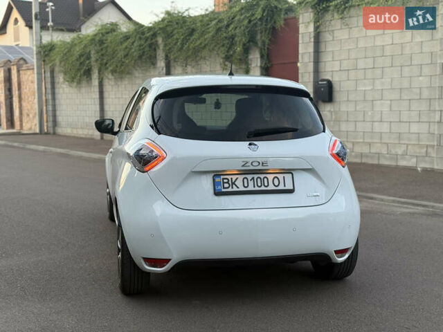 Белый Рено Зое, объемом двигателя 0 л и пробегом 152 тыс. км за 8999 $, фото 10 на Automoto.ua