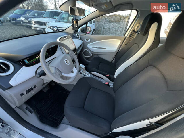 Белый Рено Зое, объемом двигателя 0 л и пробегом 94 тыс. км за 9199 $, фото 31 на Automoto.ua