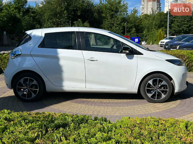 Белый Рено Зое, объемом двигателя 0 л и пробегом 143 тыс. км за 8900 $, фото 7 на Automoto.ua