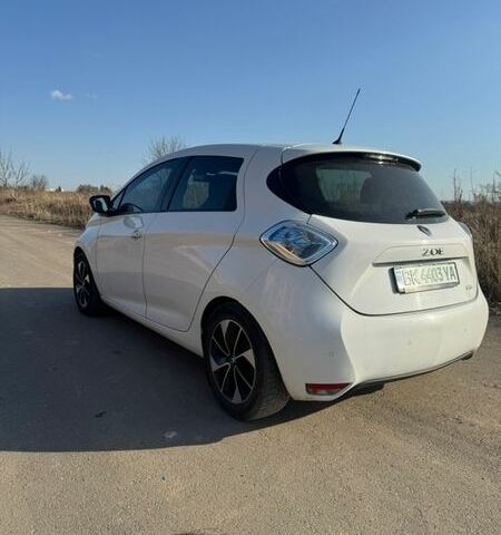 Белый Рено Зое, объемом двигателя 0 л и пробегом 187 тыс. км за 8400 $, фото 3 на Automoto.ua