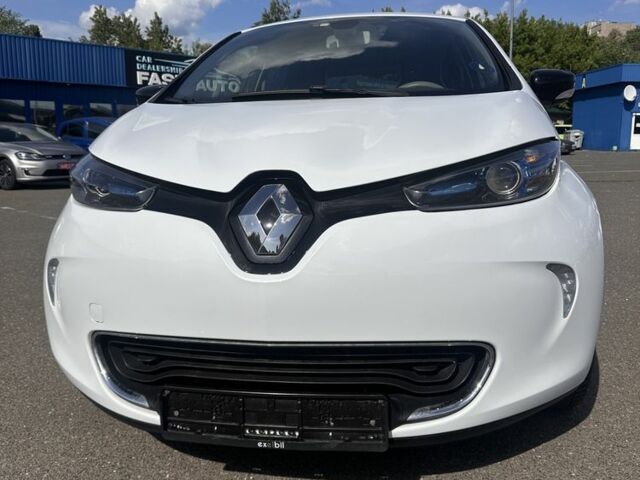 Белый Рено Зое, объемом двигателя 0 л и пробегом 107 тыс. км за 10200 $, фото 1 на Automoto.ua