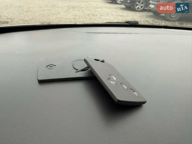 Білий Рено Зое, об'ємом двигуна 0 л та пробігом 104 тис. км за 8700 $, фото 27 на Automoto.ua