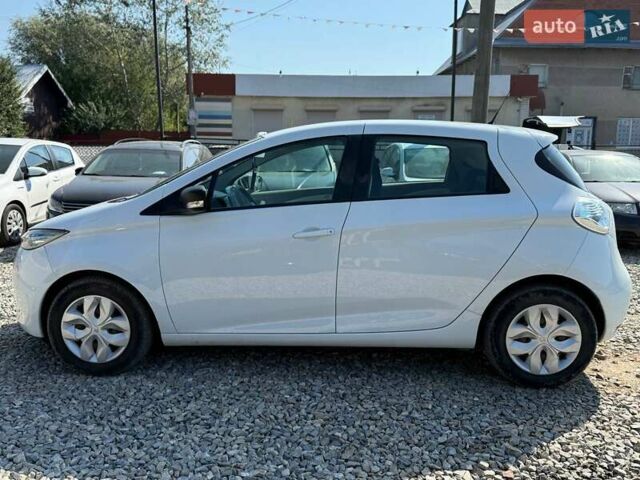 Белый Рено Зое, объемом двигателя 0 л и пробегом 93 тыс. км за 9799 $, фото 4 на Automoto.ua