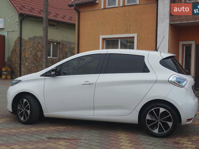 Белый Рено Зое, объемом двигателя 0 л и пробегом 136 тыс. км за 9000 $, фото 11 на Automoto.ua