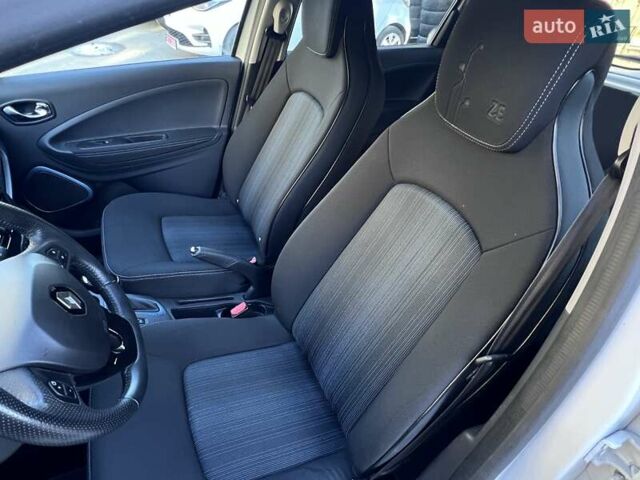 Рено Зое 2017 в Черновцах на Automoto.ua Белый Рено Зое, объемом двигателя 0 л и пробегом 60 тыс. км за 9200 $, фото 9 на Automoto.ua