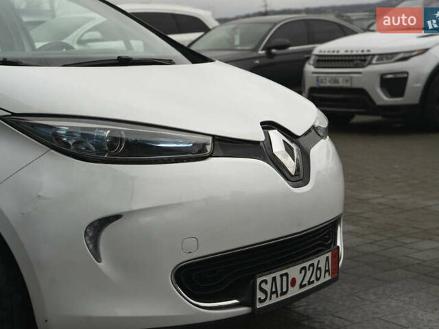 Білий Рено Зое, об'ємом двигуна 0 л та пробігом 96 тис. км за 10000 $, фото 3 на Automoto.ua