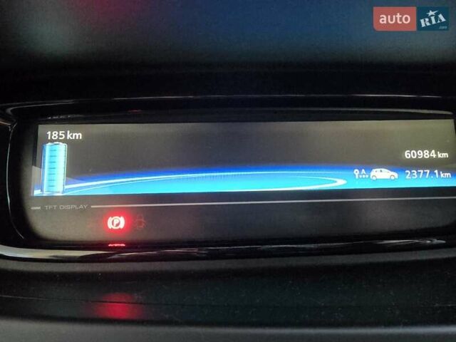 Белый Рено Зое, объемом двигателя 0 л и пробегом 61 тыс. км за 10500 $, фото 1 на Automoto.ua