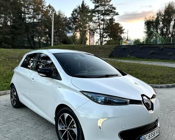 Белый Рено Зое, объемом двигателя 0 л и пробегом 127 тыс. км за 9800 $, фото 1 на Automoto.ua