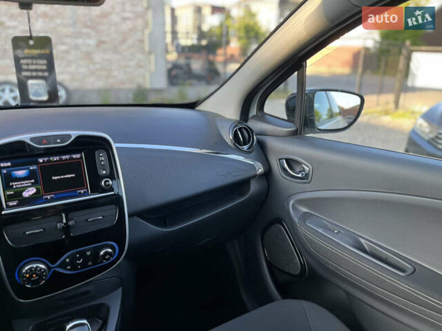 Білий Рено Зое, об'ємом двигуна 0 л та пробігом 132 тис. км за 9000 $, фото 29 на Automoto.ua