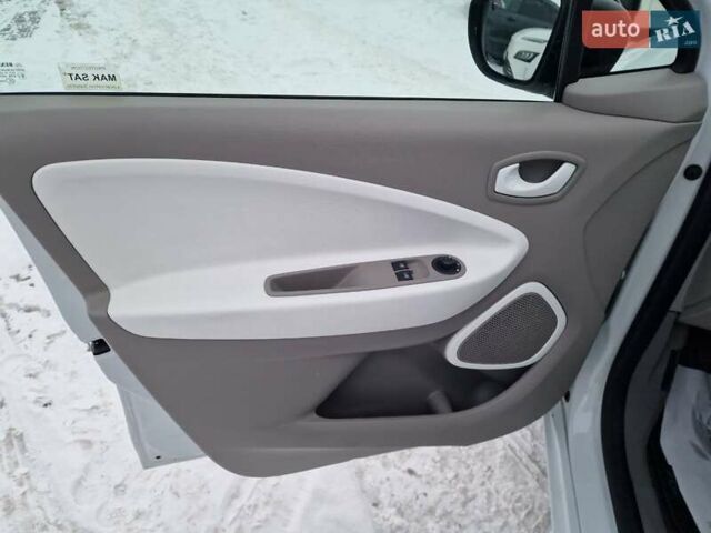 Білий Рено Зое, об'ємом двигуна 0 л та пробігом 33 тис. км за 9900 $, фото 18 на Automoto.ua