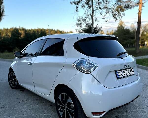 Белый Рено Зое, объемом двигателя 0 л и пробегом 127 тыс. км за 9800 $, фото 6 на Automoto.ua