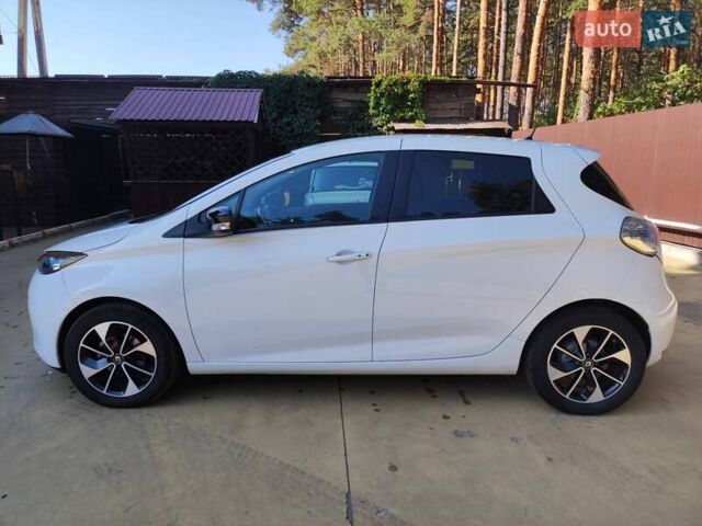 Белый Рено Зое, объемом двигателя 0 л и пробегом 51 тыс. км за 9900 $, фото 6 на Automoto.ua