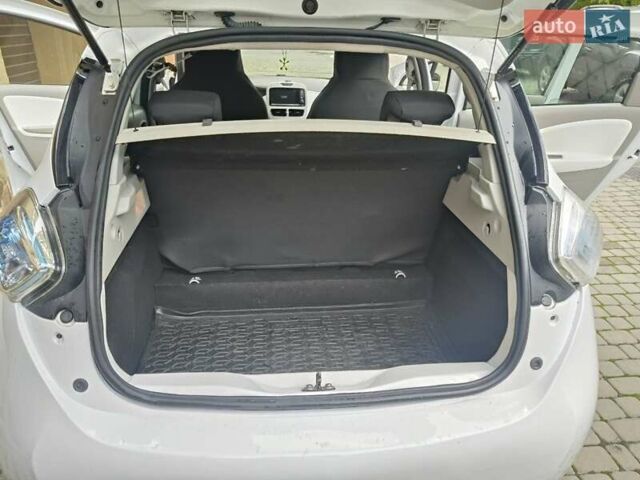 Рено Зое 2017 в Надворной на Automoto.ua Белый Рено Зое, объемом двигателя 0 л и пробегом 62 тыс. км за 9900 $, фото 18 на Automoto.ua