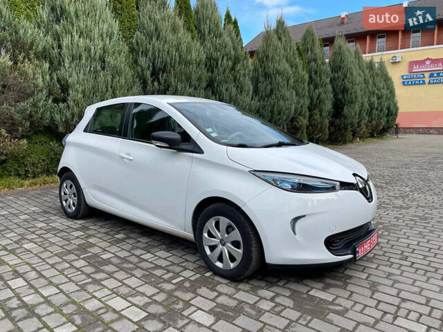 Белый Рено Зое, объемом двигателя 0 л и пробегом 97 тыс. км за 9500 $, фото 20 на Automoto.ua