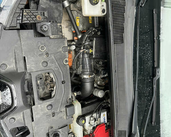 Белый Рено Зое, объемом двигателя 0 л и пробегом 131 тыс. км за 9650 $, фото 20 на Automoto.ua