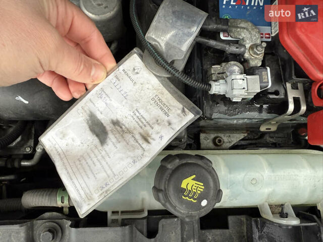 Белый Рено Зое, объемом двигателя 0 л и пробегом 106 тыс. км за 8100 $, фото 24 на Automoto.ua