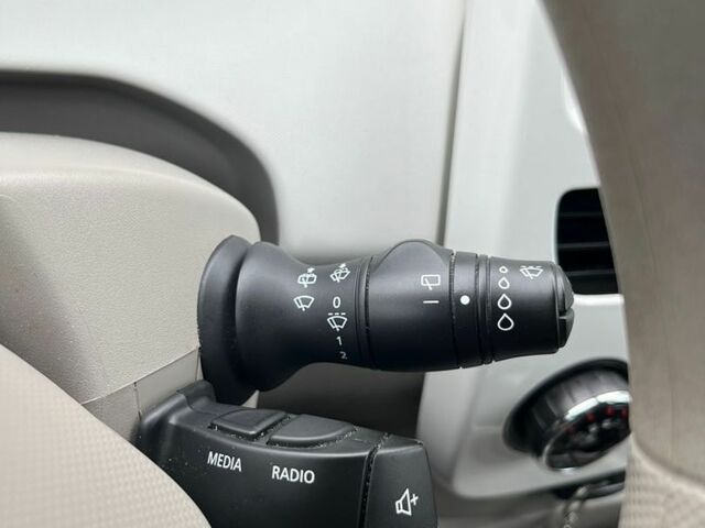 Білий Рено Зое, об'ємом двигуна 0 л та пробігом 157 тис. км за 8650 $, фото 21 на Automoto.ua