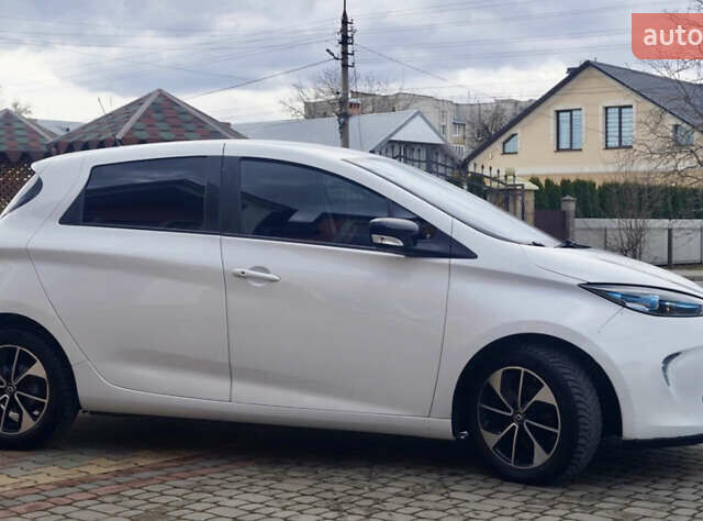Белый Рено Зое, объемом двигателя 0 л и пробегом 199 тыс. км за 7999 $, фото 40 на Automoto.ua