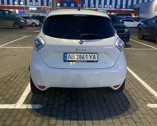 Білий Рено Зое, об'ємом двигуна 0 л та пробігом 117 тис. км за 9800 $, фото 1 на Automoto.ua