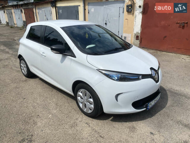 Белый Рено Зое, объемом двигателя 0 л и пробегом 65 тыс. км за 9000 $, фото 7 на Automoto.ua