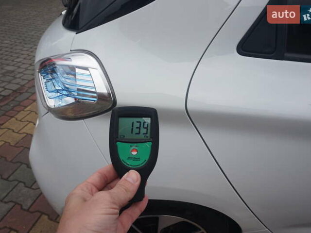 Белый Рено Зое, объемом двигателя 0 л и пробегом 136 тыс. км за 9000 $, фото 69 на Automoto.ua