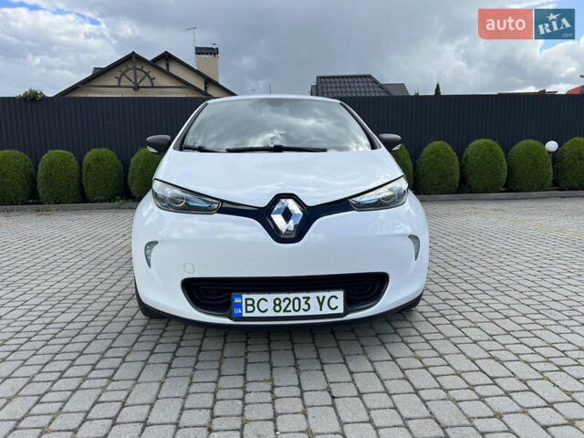 Белый Рено Зое, объемом двигателя 0 л и пробегом 98 тыс. км за 9000 $, фото 1 на Automoto.ua