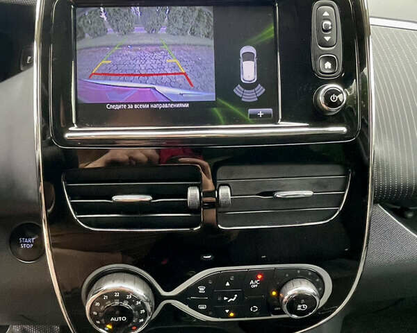 Белый Рено Зое, объемом двигателя 0 л и пробегом 55 тыс. км за 9500 $, фото 31 на Automoto.ua
