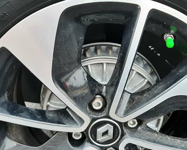 Білий Рено Зое, об'ємом двигуна 0 л та пробігом 123 тис. км за 9650 $, фото 35 на Automoto.ua