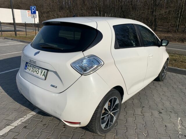 Белый Рено Зое, объемом двигателя 0 л и пробегом 330 тыс. км за 6599 $, фото 4 на Automoto.ua