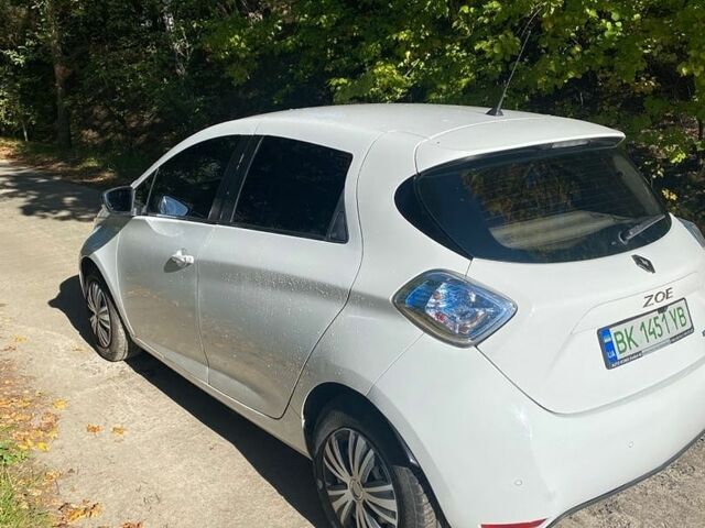 Білий Рено Зое, об'ємом двигуна 0 л та пробігом 107 тис. км за 9700 $, фото 12 на Automoto.ua