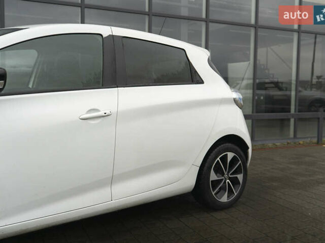 Білий Рено Зое, об'ємом двигуна 0 л та пробігом 96 тис. км за 10000 $, фото 6 на Automoto.ua