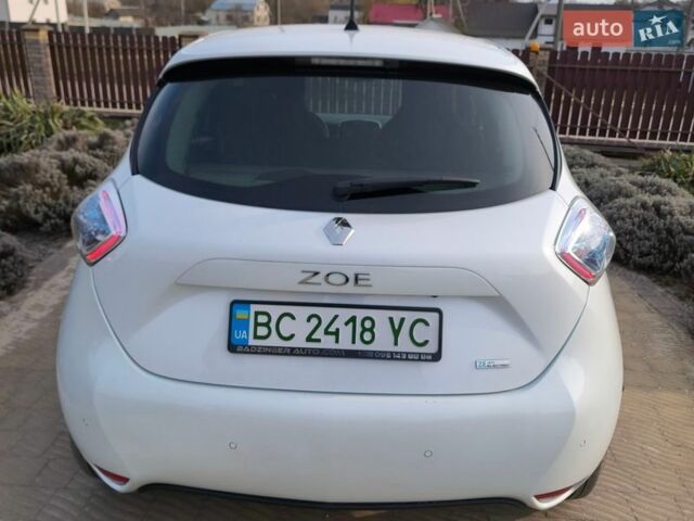 Белый Рено Зое, объемом двигателя 0 л и пробегом 95 тыс. км за 9999 $, фото 1 на Automoto.ua
