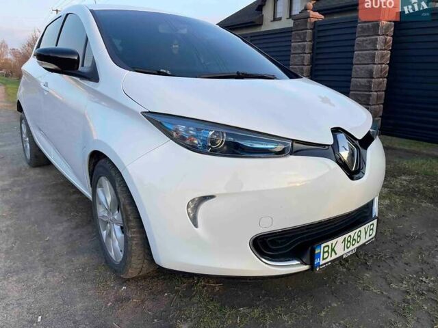 Белый Рено Зое, объемом двигателя 0 л и пробегом 151 тыс. км за 8950 $, фото 3 на Automoto.ua