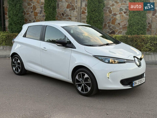 Белый Рено Зое, объемом двигателя 0 л и пробегом 152 тыс. км за 8999 $, фото 5 на Automoto.ua