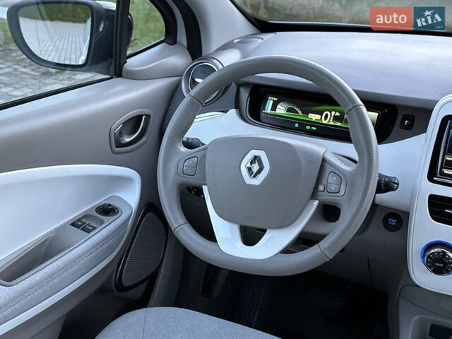 Белый Рено Зое, объемом двигателя 0 л и пробегом 43 тыс. км за 9399 $, фото 49 на Automoto.ua