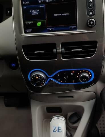 Белый Рено Зое, объемом двигателя 0 л и пробегом 107 тыс. км за 9600 $, фото 27 на Automoto.ua