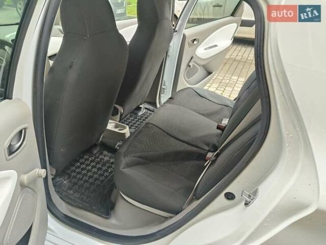 Рено Зое 2017 в Надворной на Automoto.ua Белый Рено Зое, объемом двигателя 0 л и пробегом 62 тыс. км за 9900 $, фото 15 на Automoto.ua