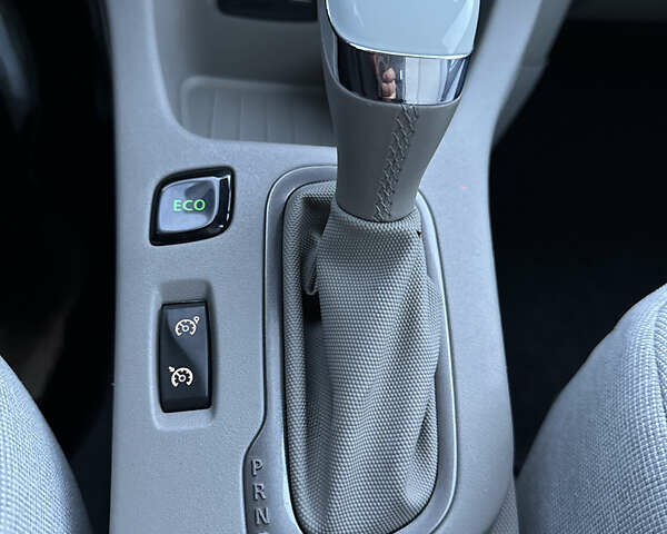 Белый Рено Зое, объемом двигателя 0 л и пробегом 43 тыс. км за 9399 $, фото 84 на Automoto.ua