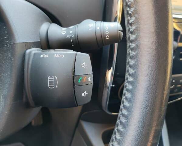 Белый Рено Зое, объемом двигателя 0 л и пробегом 51 тыс. км за 9900 $, фото 47 на Automoto.ua