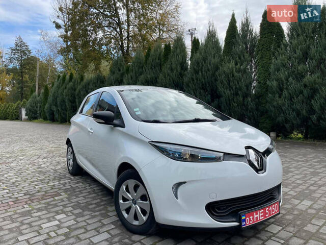 Белый Рено Зое, объемом двигателя 0 л и пробегом 97 тыс. км за 9500 $, фото 40 на Automoto.ua