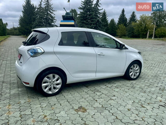 Белый Рено Зое, объемом двигателя 0 л и пробегом 55 тыс. км за 9500 $, фото 8 на Automoto.ua
