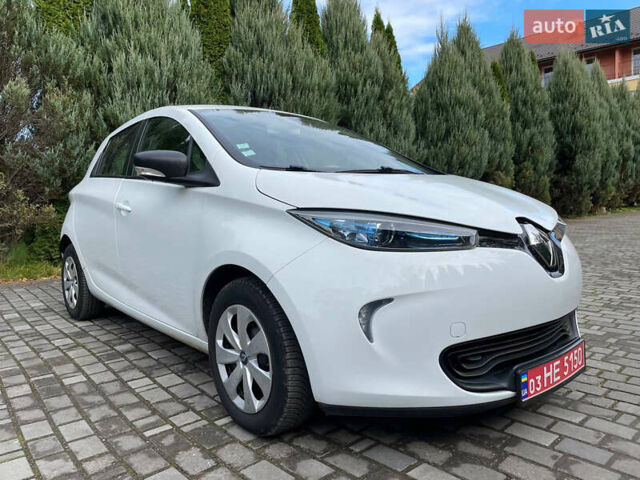 Белый Рено Зое, объемом двигателя 0 л и пробегом 97 тыс. км за 9500 $, фото 6 на Automoto.ua