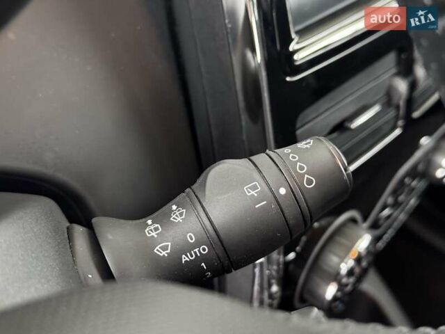 Белый Рено Зое, объемом двигателя 0 л и пробегом 84 тыс. км за 9200 $, фото 37 на Automoto.ua