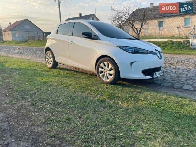 Белый Рено Зое, объемом двигателя 0 л и пробегом 151 тыс. км за 8950 $, фото 9 на Automoto.ua