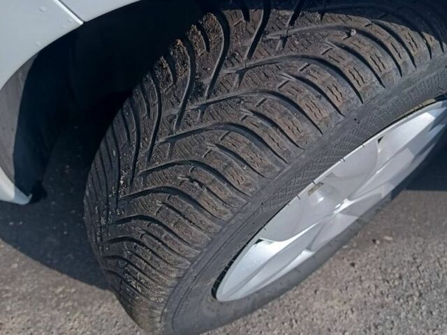 Білий Рено Зое, об'ємом двигуна 0 л та пробігом 170 тис. км за 5800 $, фото 7 на Automoto.ua