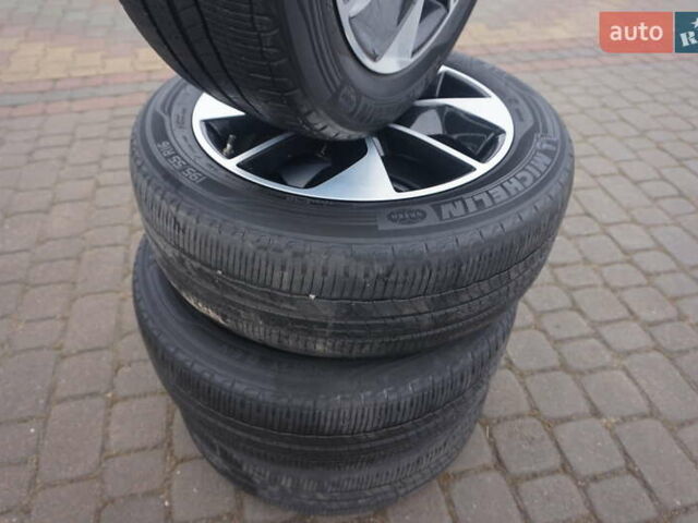 Белый Рено Зое, объемом двигателя 0 л и пробегом 102 тыс. км за 9777 $, фото 65 на Automoto.ua