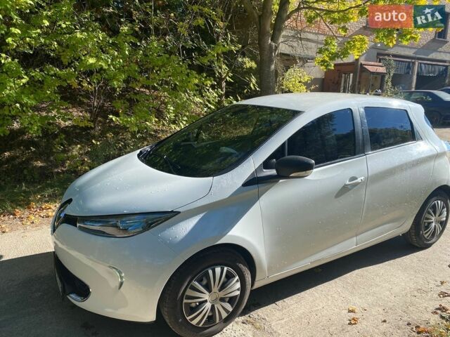 Білий Рено Зое, об'ємом двигуна 0 л та пробігом 107 тис. км за 9700 $, фото 7 на Automoto.ua