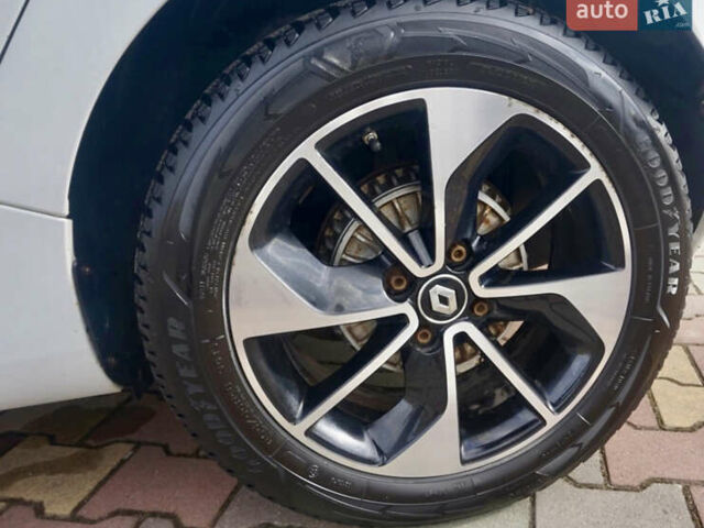Белый Рено Зое, объемом двигателя 0 л и пробегом 199 тыс. км за 7999 $, фото 43 на Automoto.ua